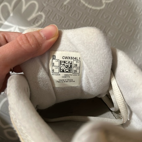 NEW BALANCE WOMENS 504 running athletic shoes sneakers white and pink - Picture 5 of 8